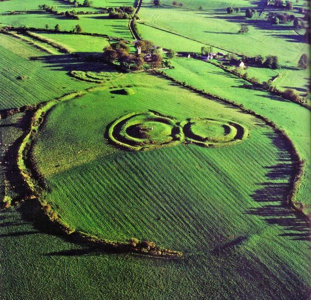 File:Hiwls of tawa.jpg